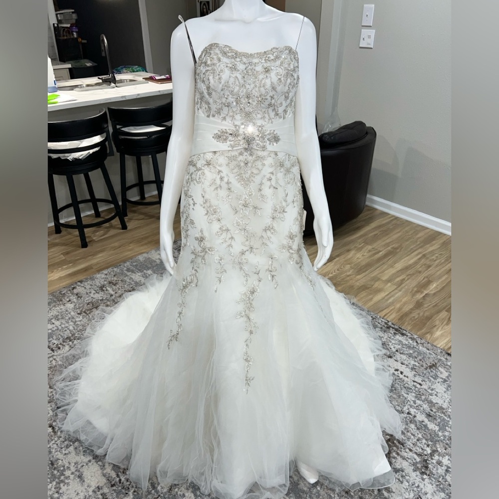 Size 12 Kenneth Winston PRIVATE LABEL BY G BRIDAL DESIGN HOUSE GOWN